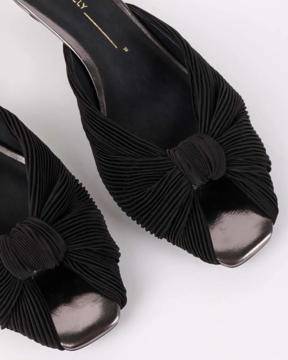 Intentionally Blank Curfew Kitten Heel - Black^ Shoes