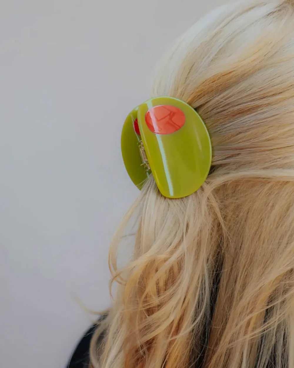 The Peach Fuzz Jumbo Stuffed Olive Hair Claw^ Hats + Hair