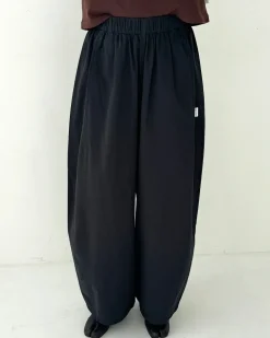 Le Bon Shoppe Parachute Pants - Black^ Bottoms